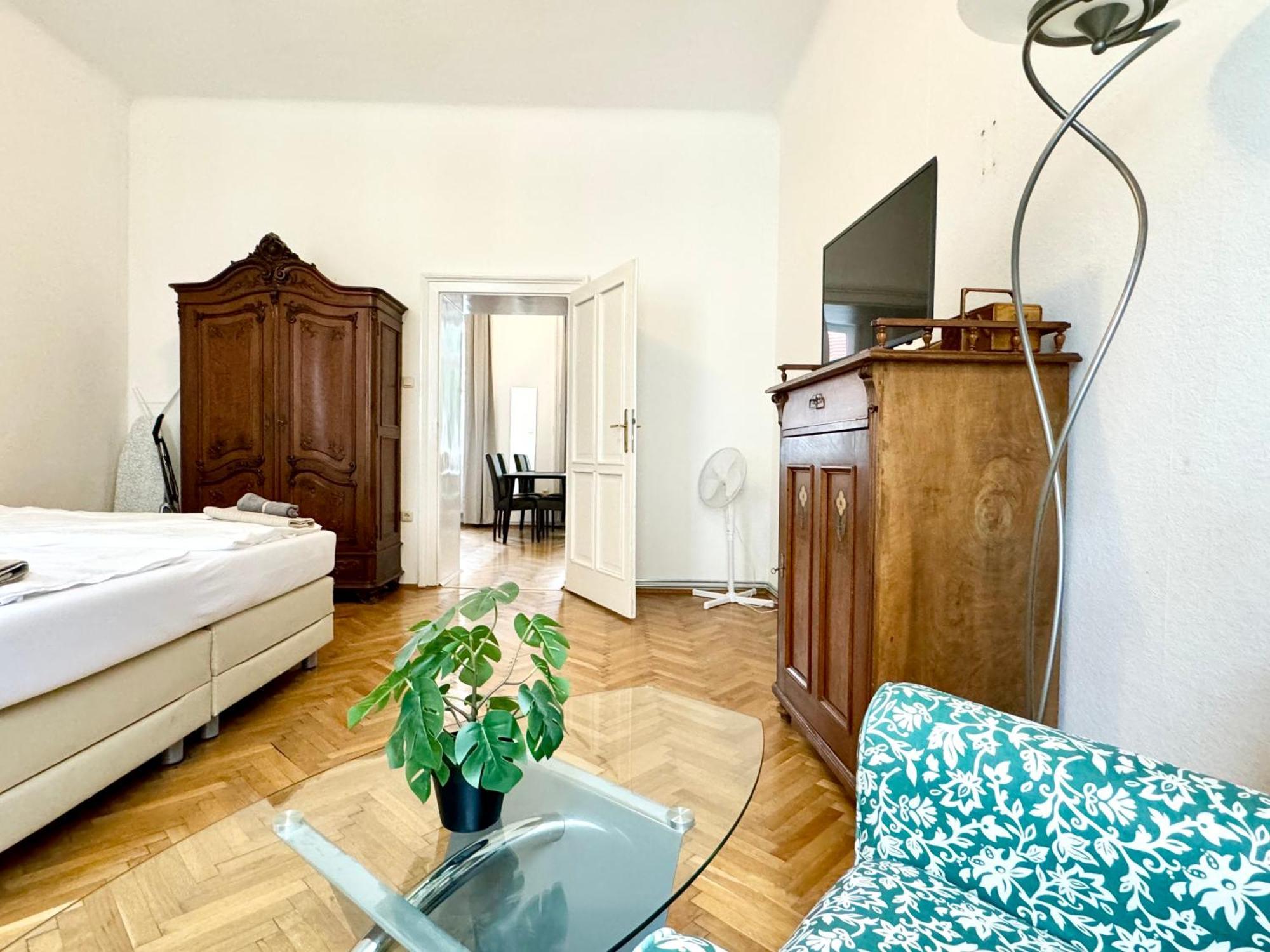 Cosy Apartment Located At Famous Vienna Kutschkermarkt Exterior foto