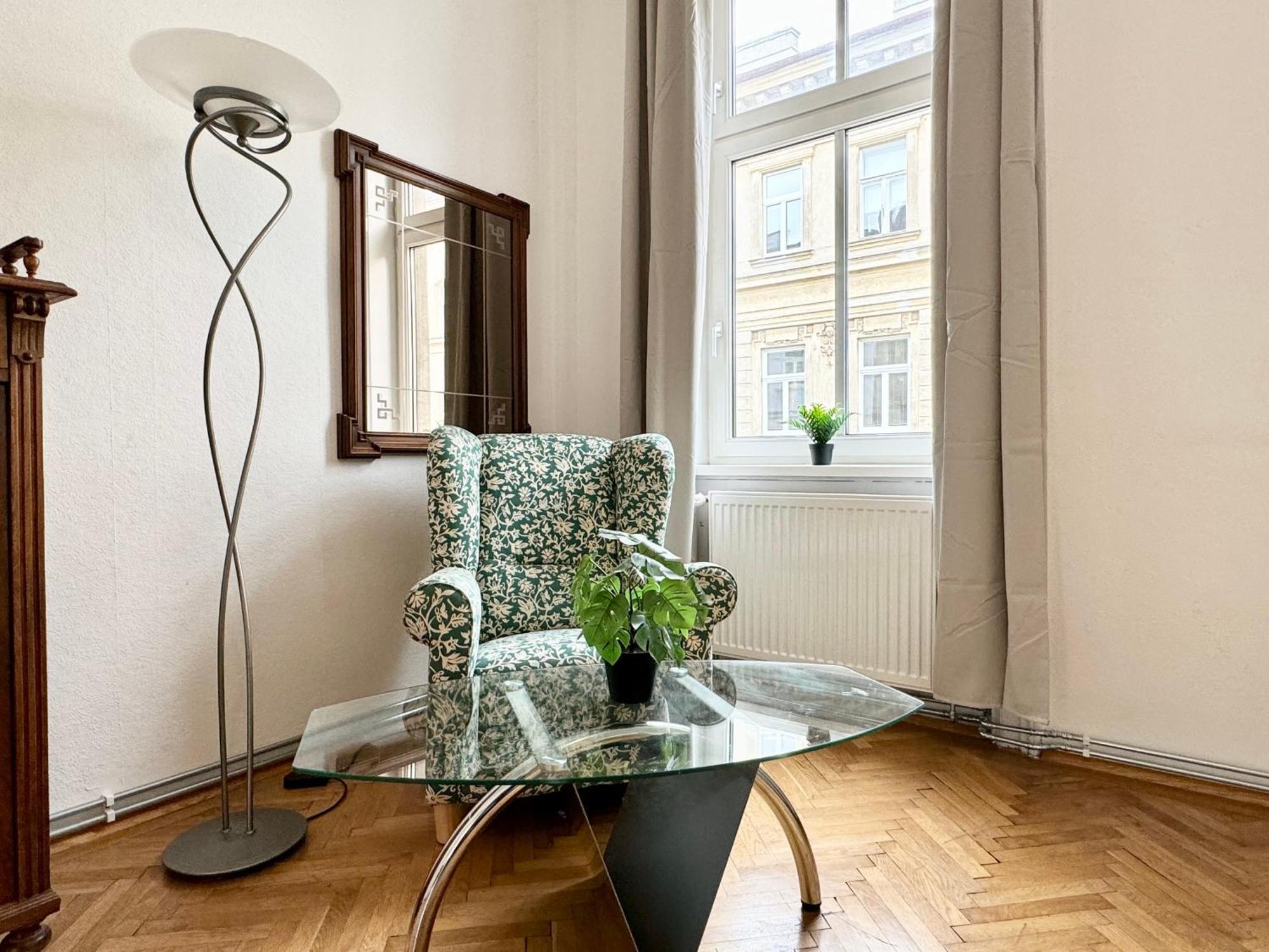 Cosy Apartment Located At Famous Vienna Kutschkermarkt Exterior foto